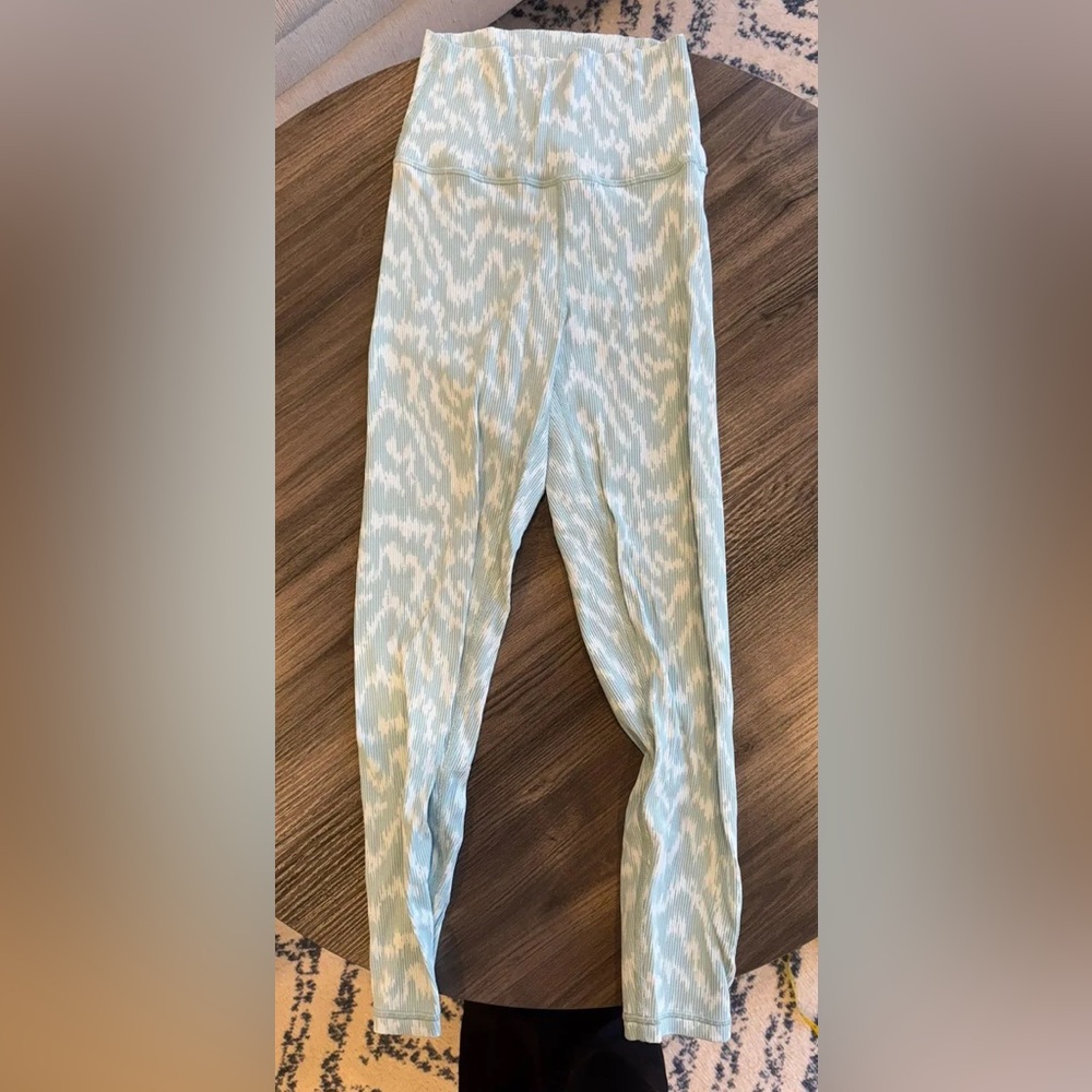 Aerie Light Blue and White Ribbed Leggings
